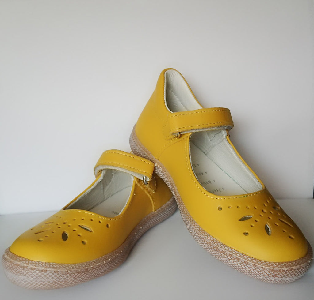 Mary jane clearance shoes yellow