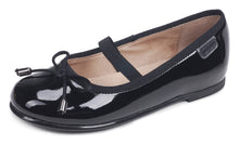 Garvalin "Bailarina" Basic in patent and plain leather with a bow